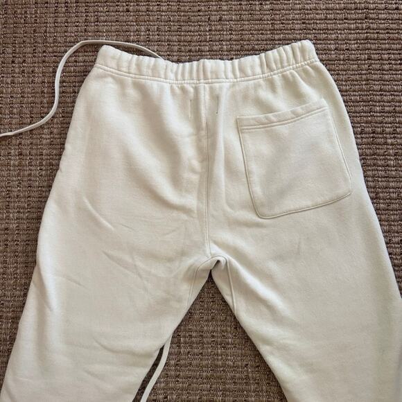 Fear of God Essentials Cream Sweatpants Small | Minimal Logo Fleece Joggers - Picture 5 of 6